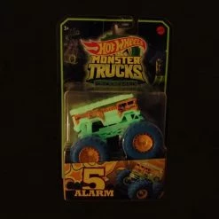 Hot Wheels 2021 Monster Trucks 1:64 Scale Die-Cast Glow In The Dark 5-Alarm Fire Truck