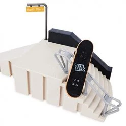 TECH DECK, Build-A-Park World Tour, Martin Place (Australia), Ramp Set With Real Skateboards Chima Ferguson Bandwidth Oval Signature Fingerboard