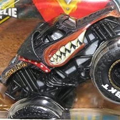 Monster Jam 2021 Spin Master 1:64 Diecast Monster Truck With Wheelie Bar: Ruff Crowd Monster Mutt Rottweiler