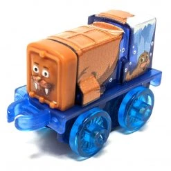 Fisher-Price Thomas & Friends MINIS 2020 Series 22 - Aquarium Diesel Walrus Single Mini Train Blind Bag