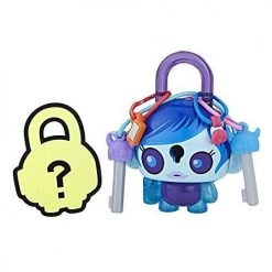 Toy Choo Choo Lock Stars Basic Assortment Blue Alien Girl–Series 1 (Product May Vary)